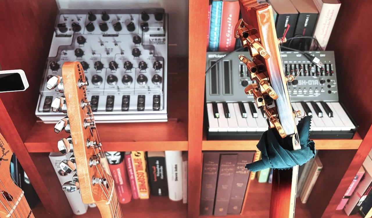 SOMA Lyra-8 & Roland SH-01A